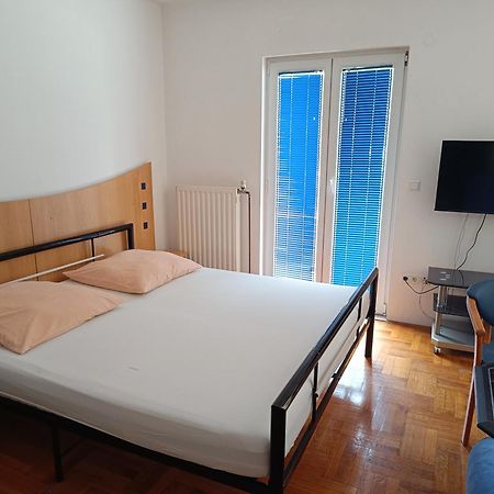 Apartmani "Radi" Baška Voda Rum bild