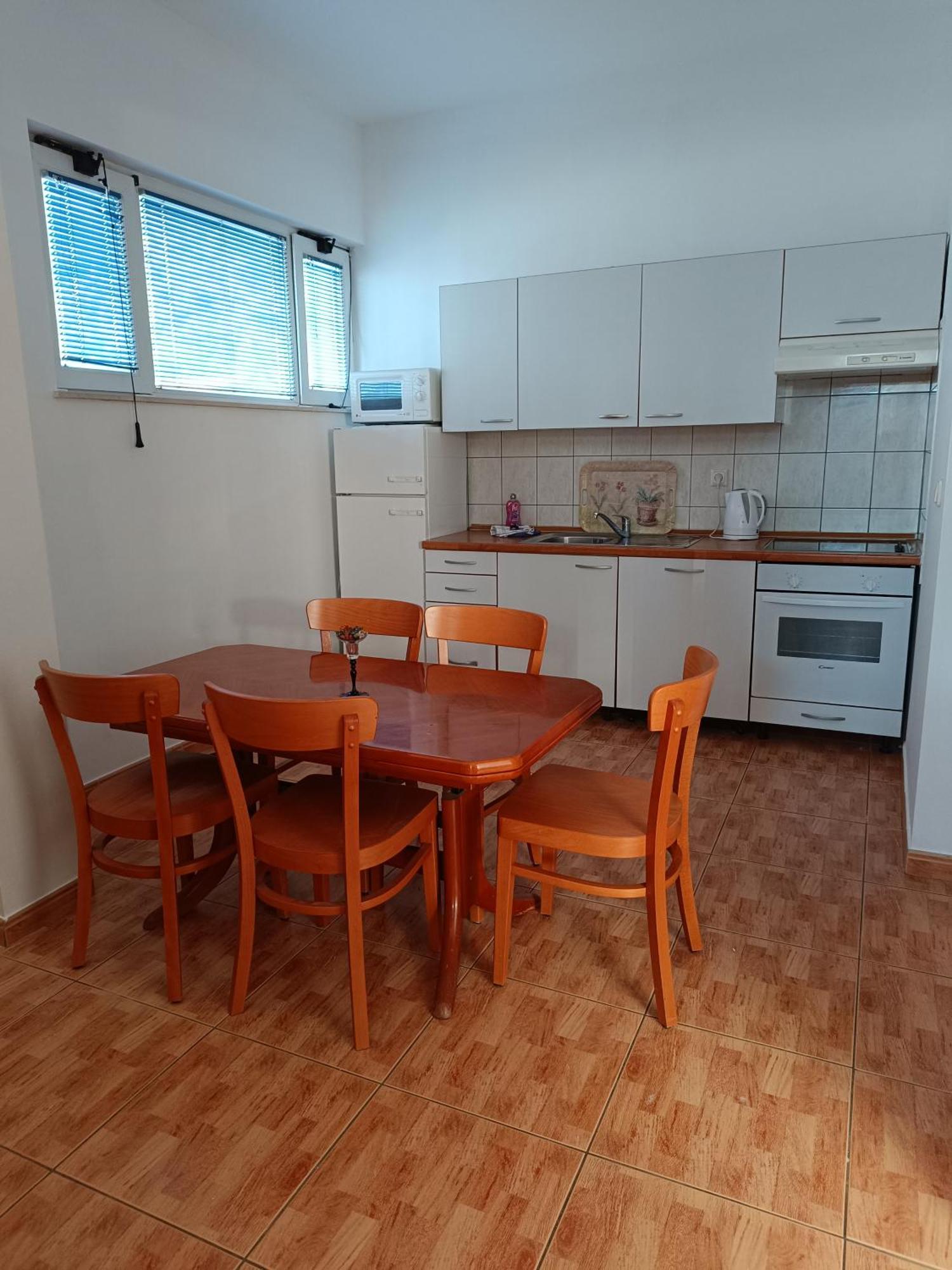 Apartmani "Radi" Baška Voda Rum bild