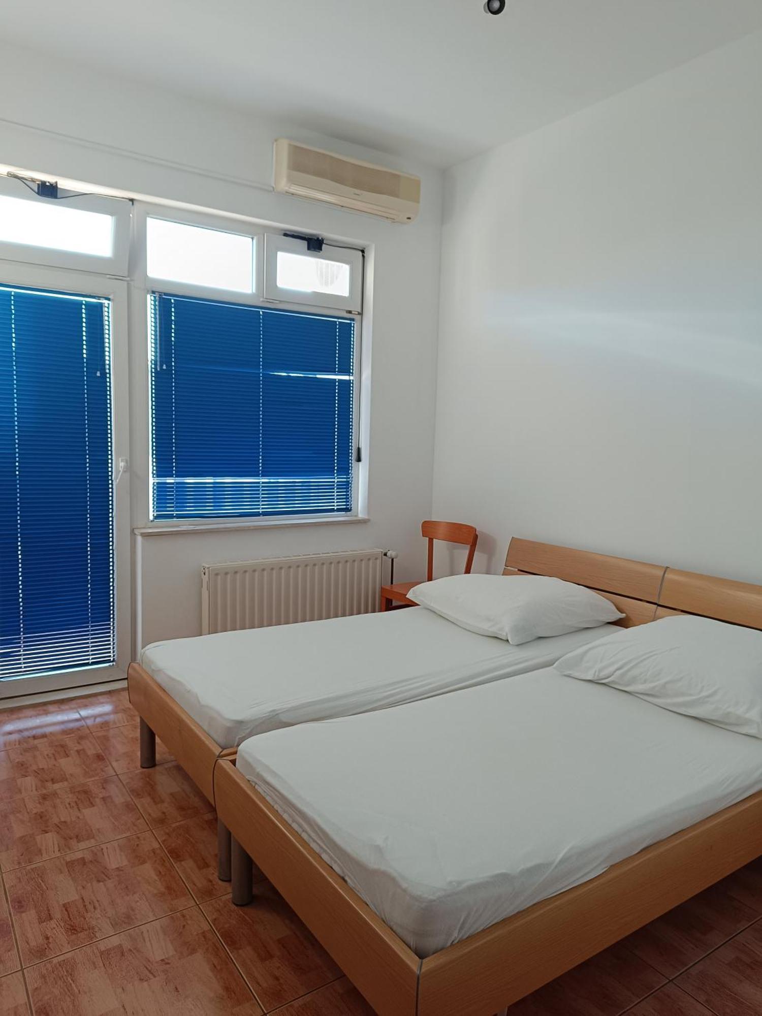 Apartmani "Radi" Baška Voda Rum bild