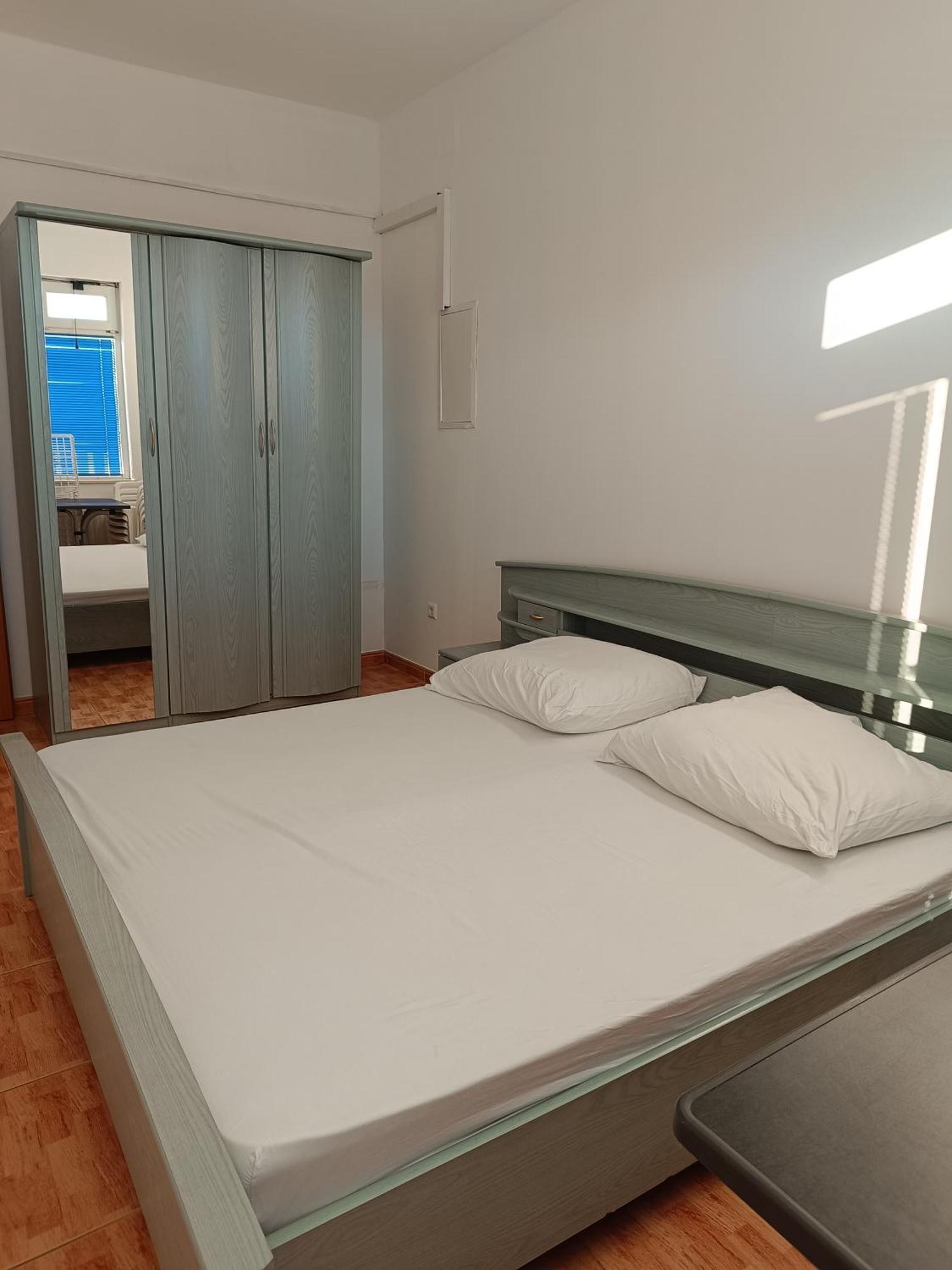 Apartmani "Radi" Baška Voda Rum bild