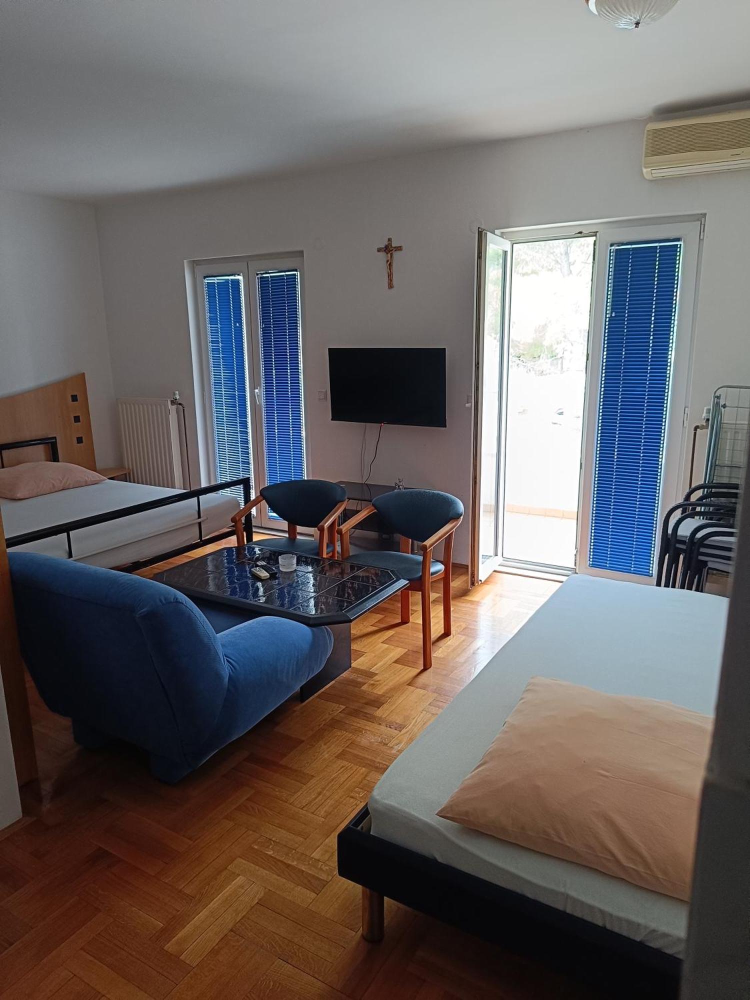 Apartmani "Radi" Baška Voda Rum bild