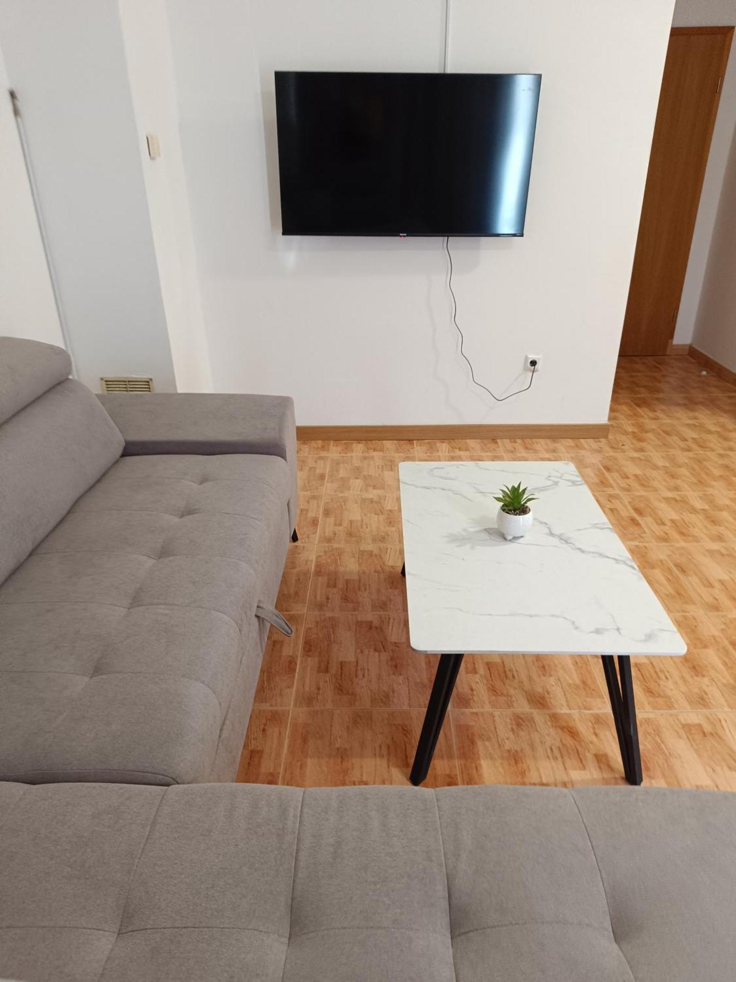 Apartmani "Radi" Baška Voda Exteriör bild
