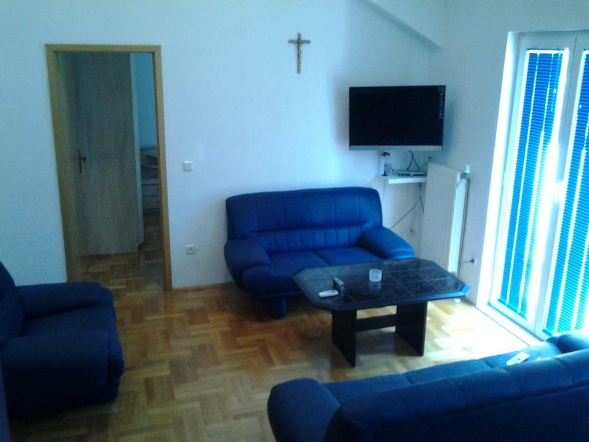 Apartmani "Radi" Baška Voda Exteriör bild