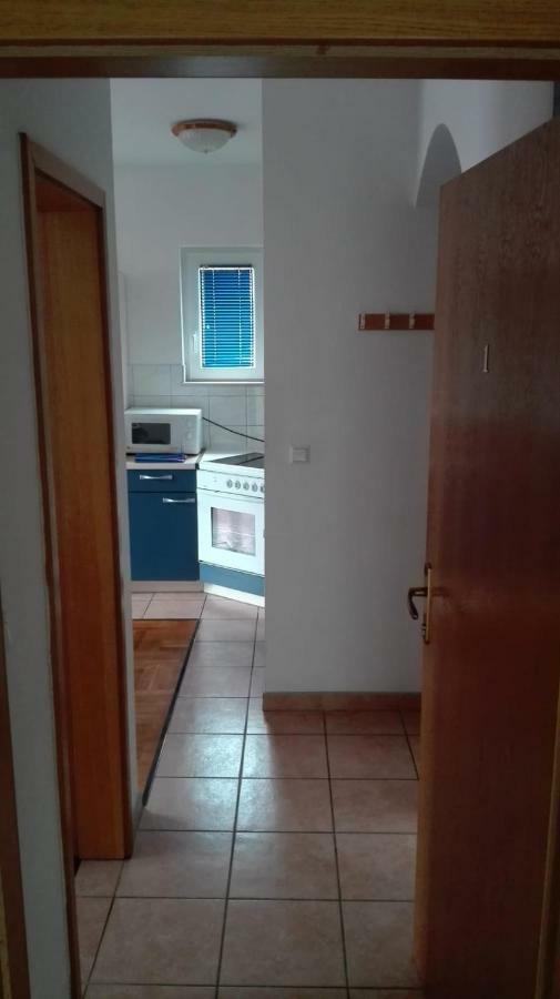 Apartmani "Radi" Baška Voda Exteriör bild