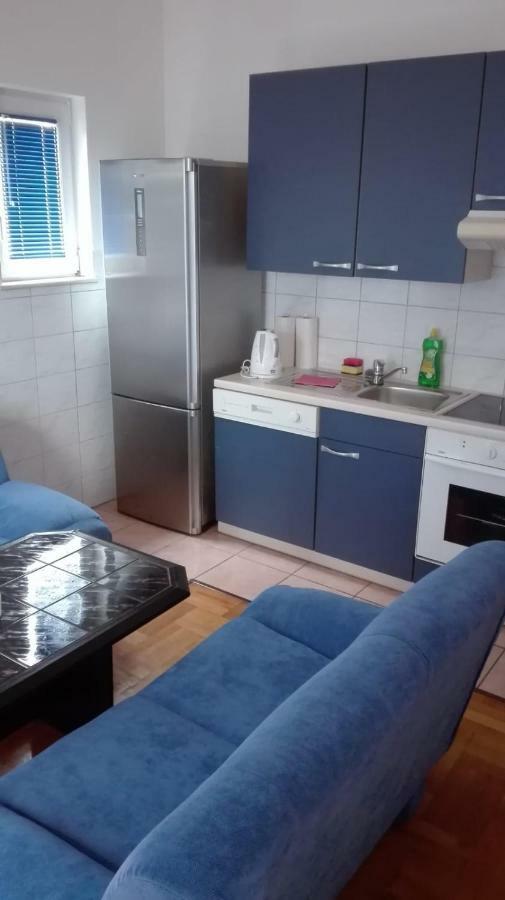 Apartmani "Radi" Baška Voda Exteriör bild