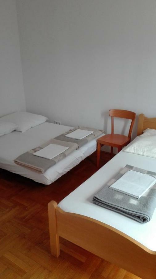 Apartmani "Radi" Baška Voda Exteriör bild